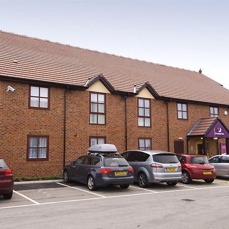 Premier Inn Crewe Central エクステリア 写真