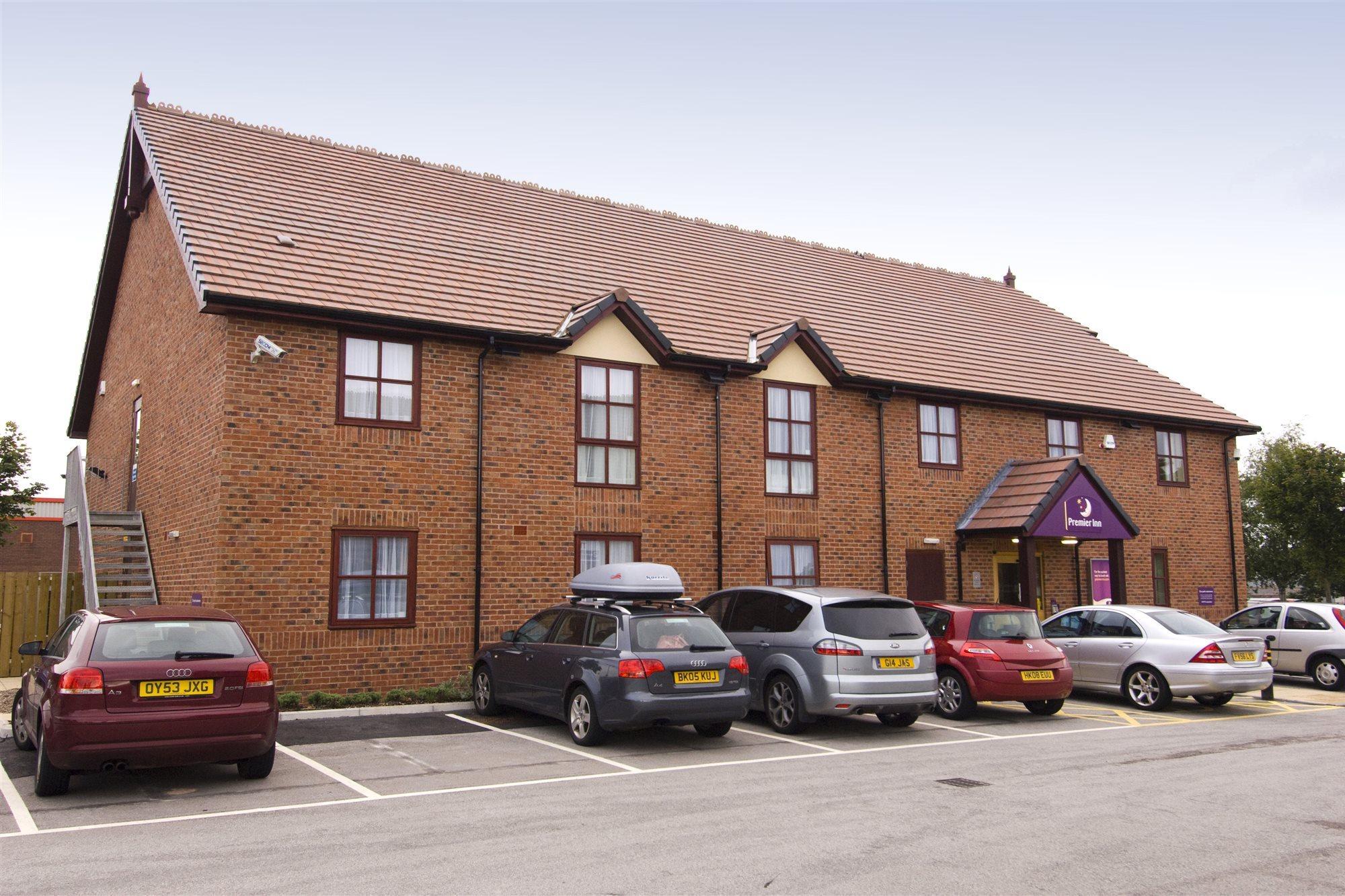 Premier Inn Crewe Central エクステリア 写真