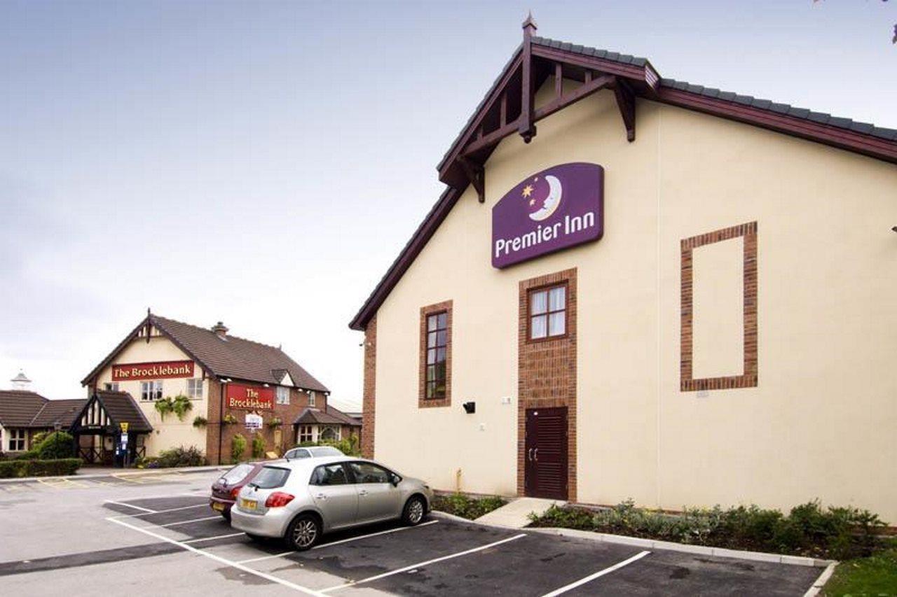 Premier Inn Crewe Central エクステリア 写真