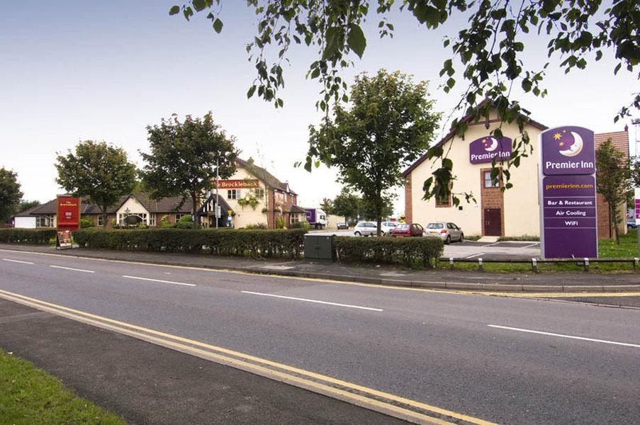 Premier Inn Crewe Central エクステリア 写真