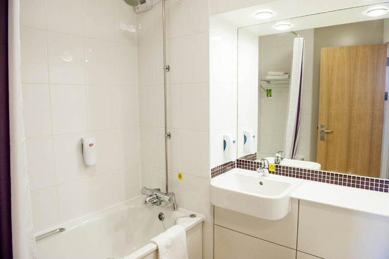 Premier Inn Crewe Central エクステリア 写真