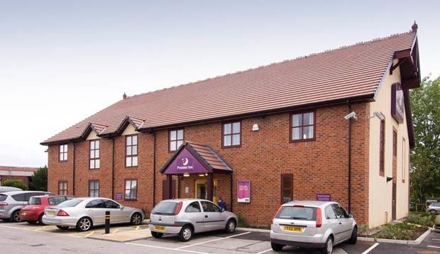 Premier Inn Crewe Central エクステリア 写真